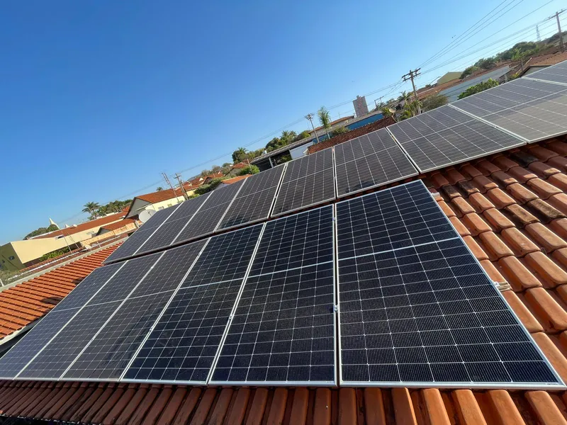 Painéis Solares em Telhado Residencial