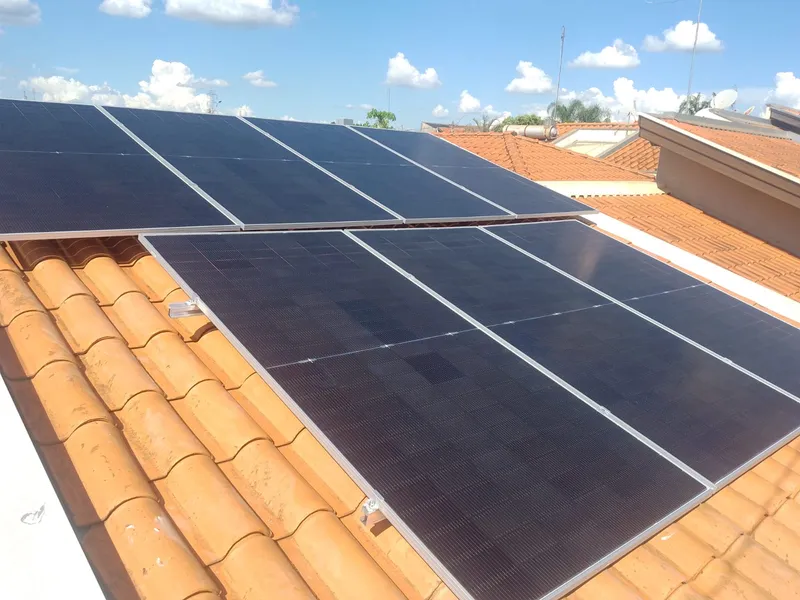 Painéis Solares em Telhado Residencial
